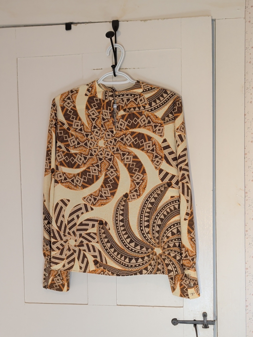 Rachel Zoe Blouse Brown Cream Tan Aztec Swirl-Print Long Gathered Sleeve L Top - Picture 6 of 15